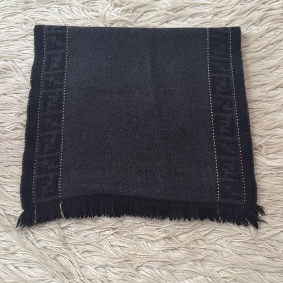 Black Patterned FENDI F Scarf - Picture 5 of 5